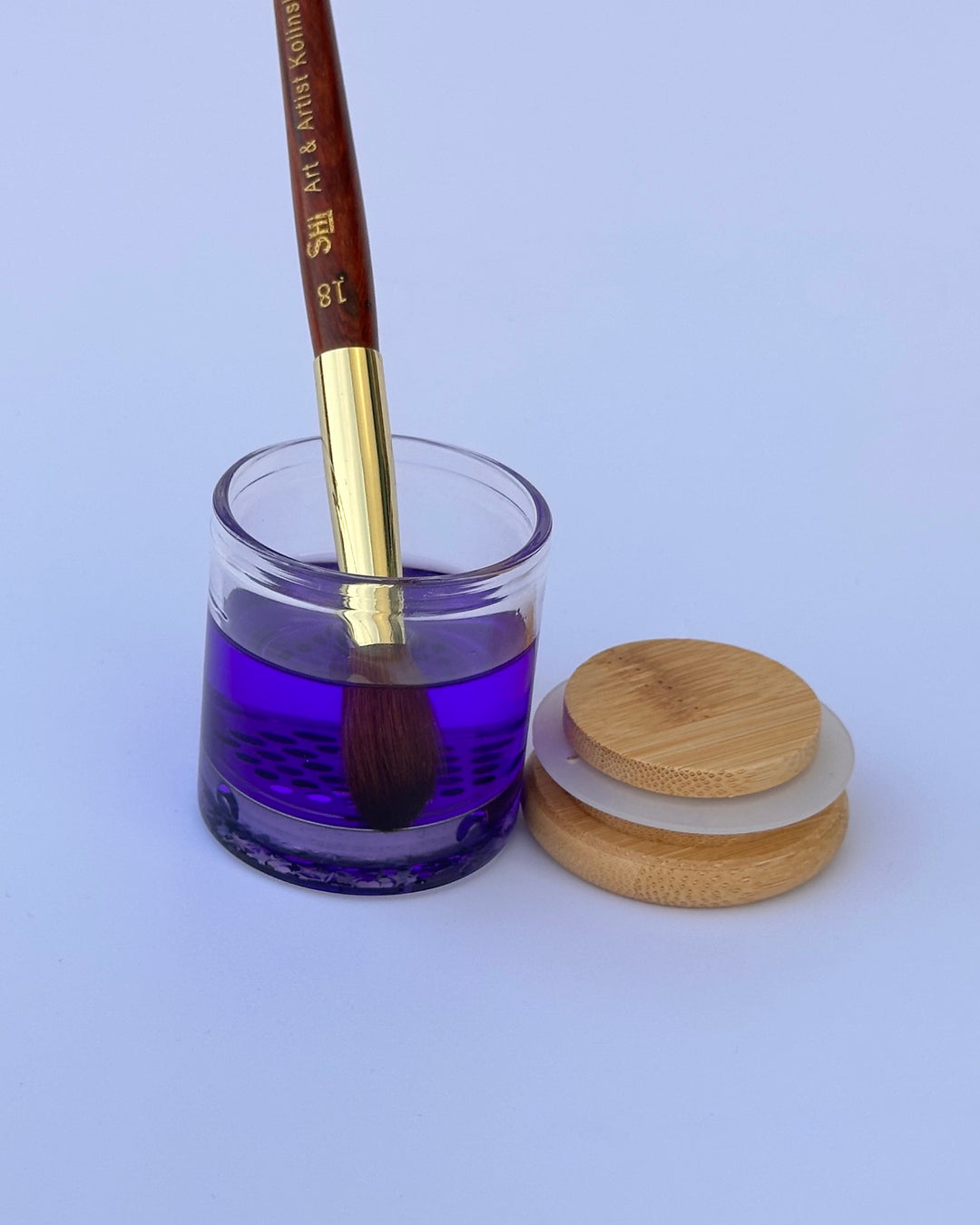 Upgrade your nail space with the SHi® Dappen Dish Pro - the ultimate solution for nail art professionals! This innovative dish is designed to enhance your nail art experience and elevate your work to the next level. Shi Professional