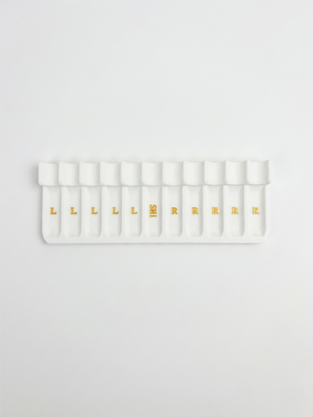 White rectangular tray with Shi&
