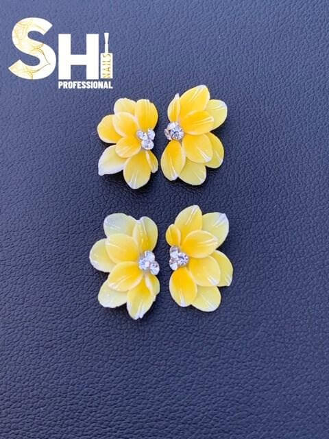 3-D Hawaiian Handcrafted Flowers Shi Professional